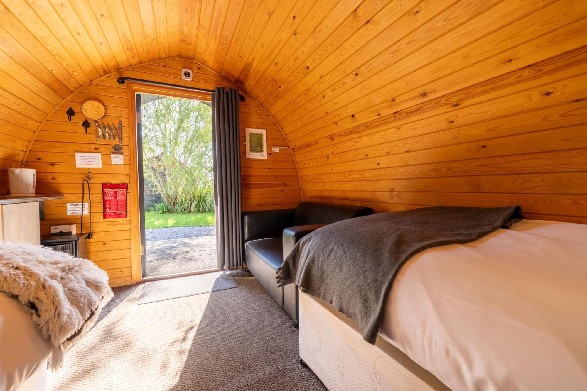The Little Hide - Adult Only Camping Pods Wigginton  المظهر الخارجي الصورة