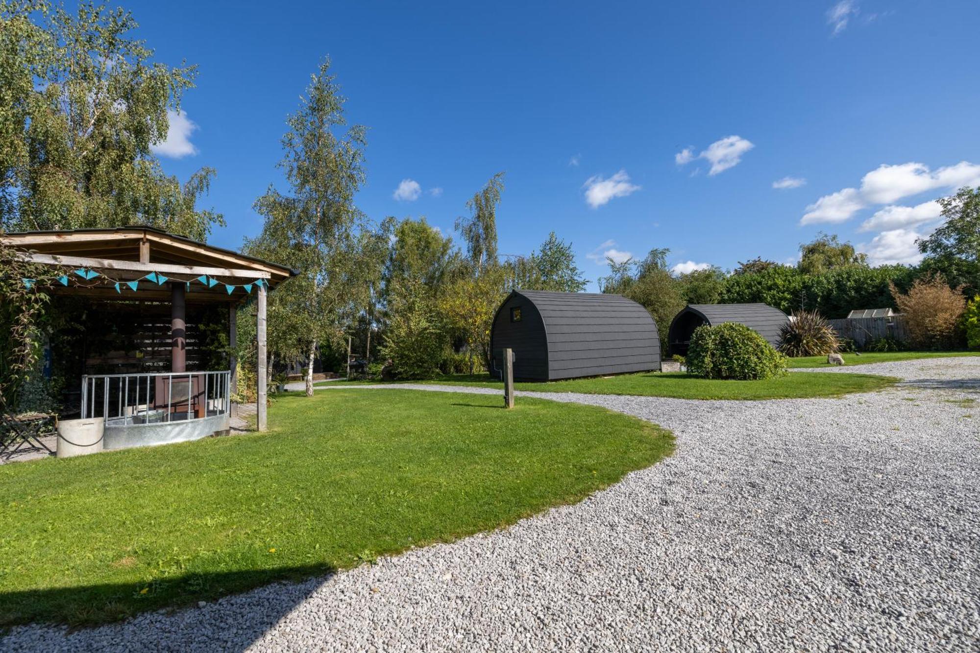 The Little Hide - Adult Only Camping Pods Wigginton  المظهر الخارجي الصورة