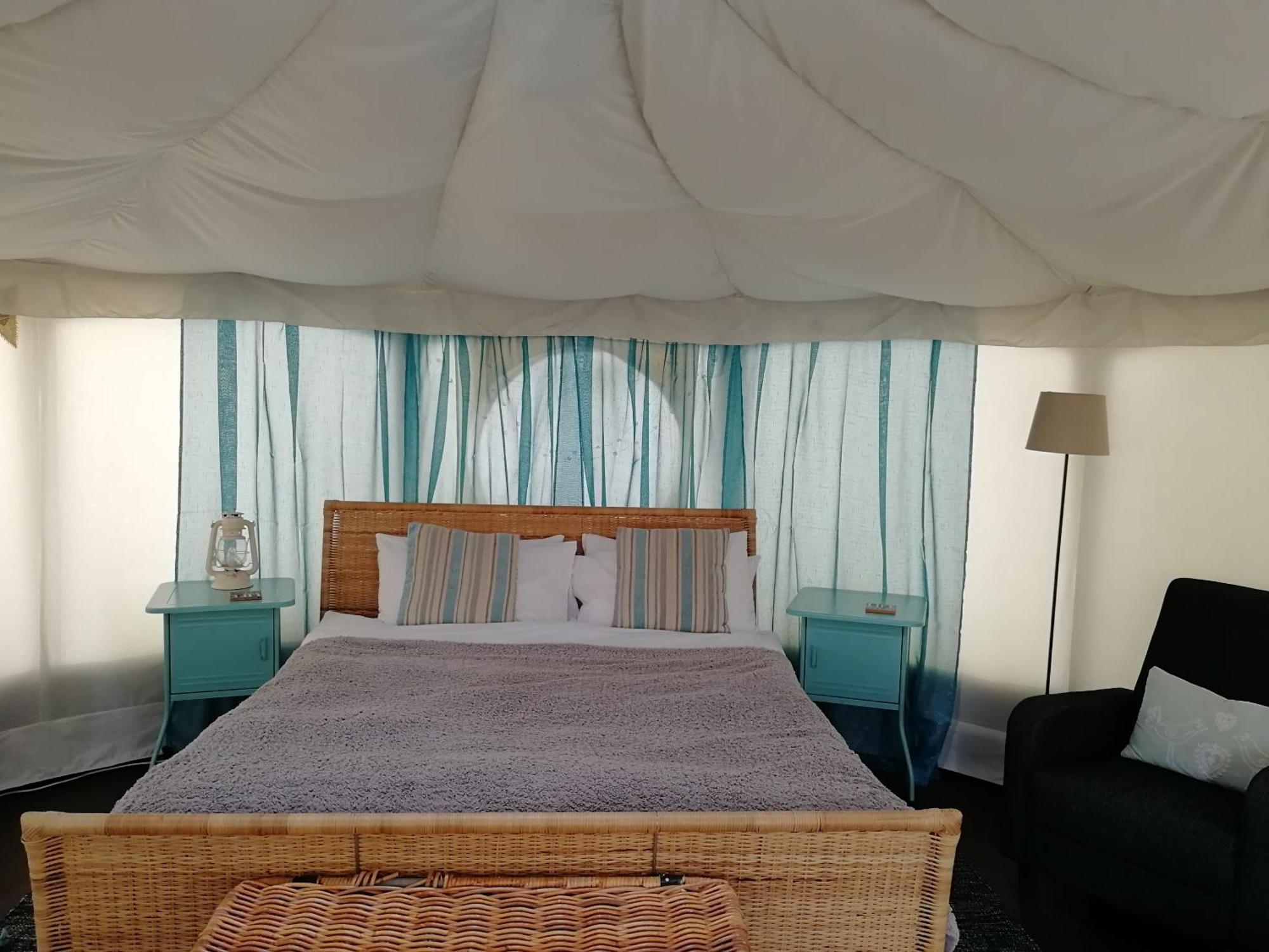 The Little Hide - Adult Only Camping Pods Wigginton  المظهر الخارجي الصورة